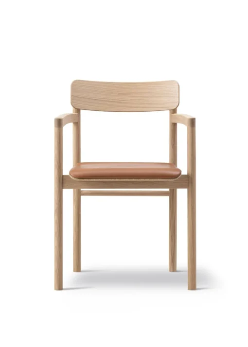 Post Chair 3446 by Cecilie Manz