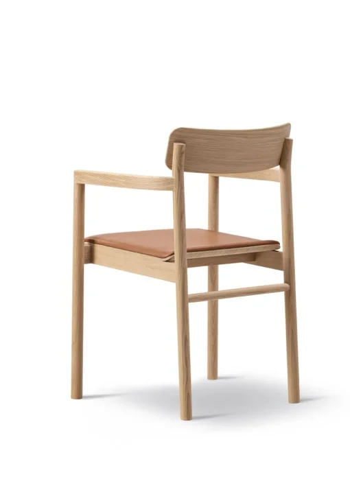Post Chair 3446 by Cecilie Manz
