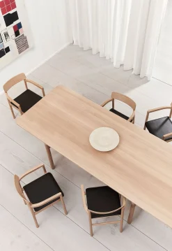 Post Table 6440 by Cecilie Manz
