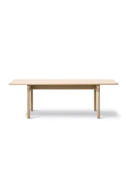 Post Table 6438 by Cecilie Manz