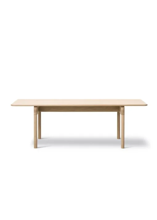 Post Table 6438 by Cecilie Manz