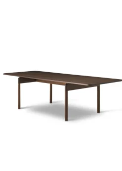 Post Table 6440 by Cecilie Manz
