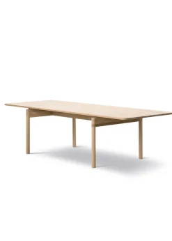 Post Table 6440 by Cecilie Manz