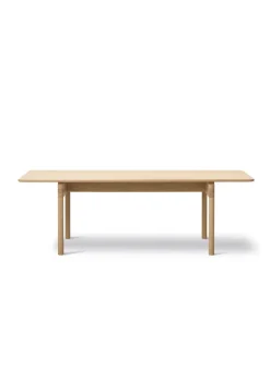 Post Table 6438 by Cecilie Manz