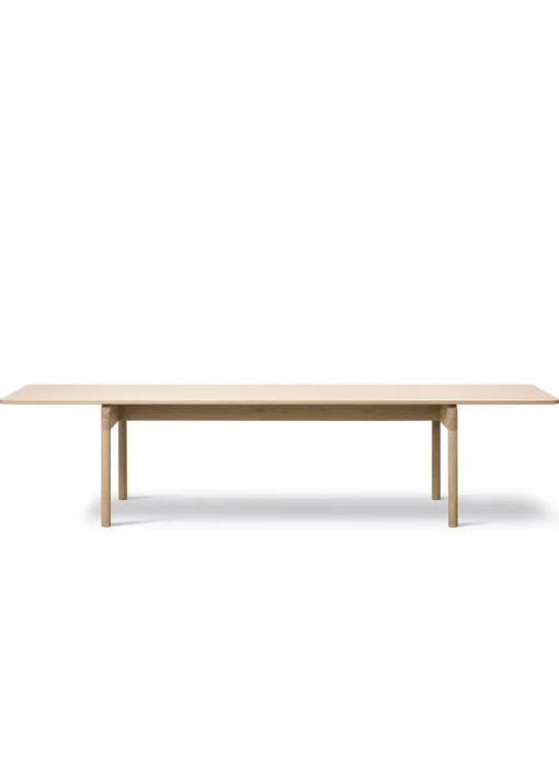 Post Table 6442 by Cecilie Manz
