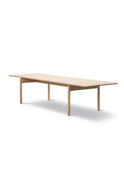Post Table 6442 by Cecilie Manz