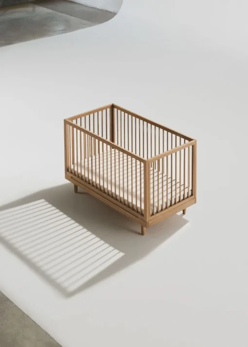 Pure Evolving Crib