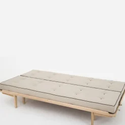 PV Daybed