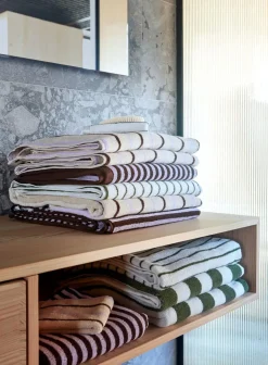 Raita Towel