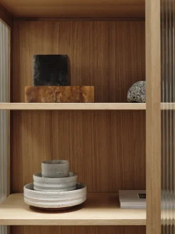 Reed Vitrine - Natural Oak