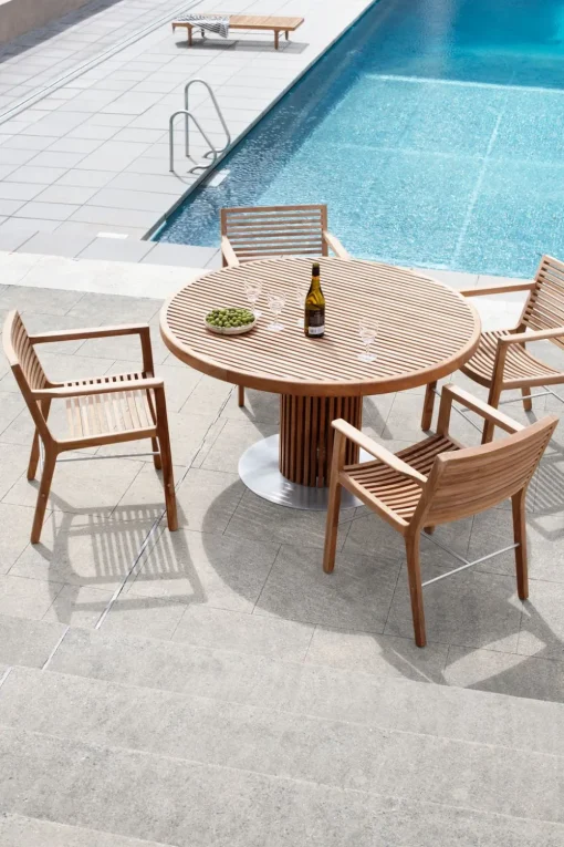 Rib Dining Chair With Arm