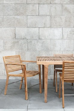 Rib Dining Chair With Arm