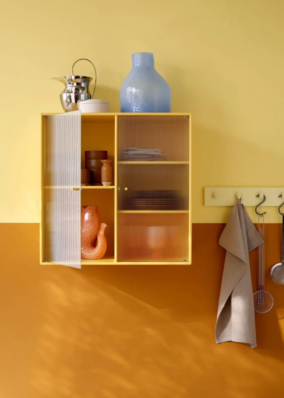 Ripple Cabinet II - With Flint Legs