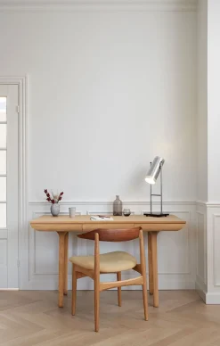 Rúna Table / 130