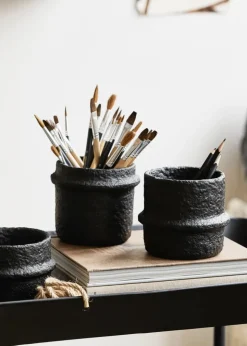Rote cement pot