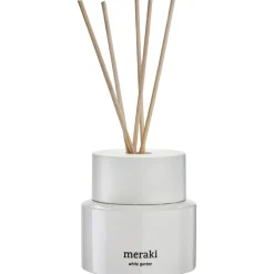 Scent freshener with sticks