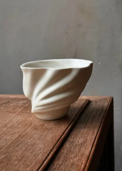 Shell Swan cup