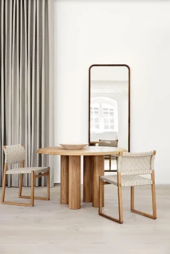 Silhouette Mirror 8322 by OEO Studio
