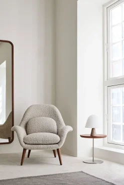 Silhouette Mirror 8322 by OEO Studio