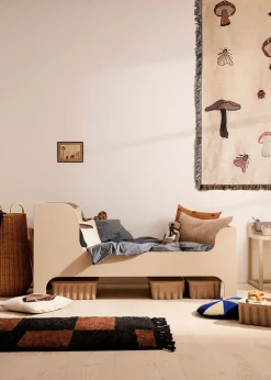 Sill Junior Bed