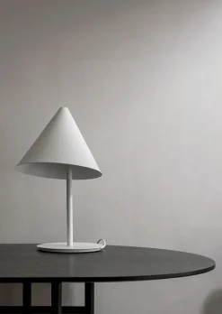 Snaregade Oval Dining Table