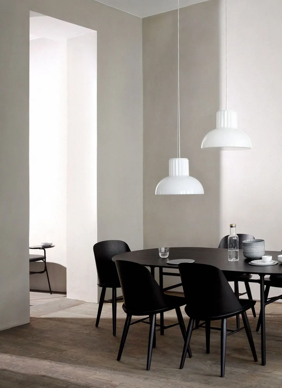 Snaregade Oval Dining Table