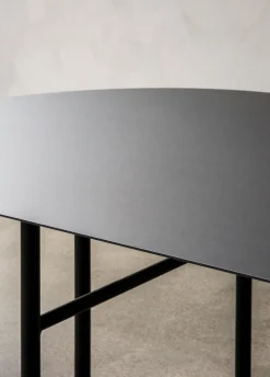 Snaregade Oval Dining Table