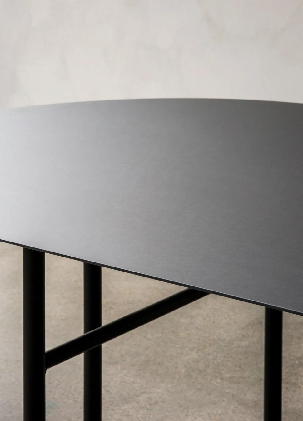 Snaregade Oval Dining Table