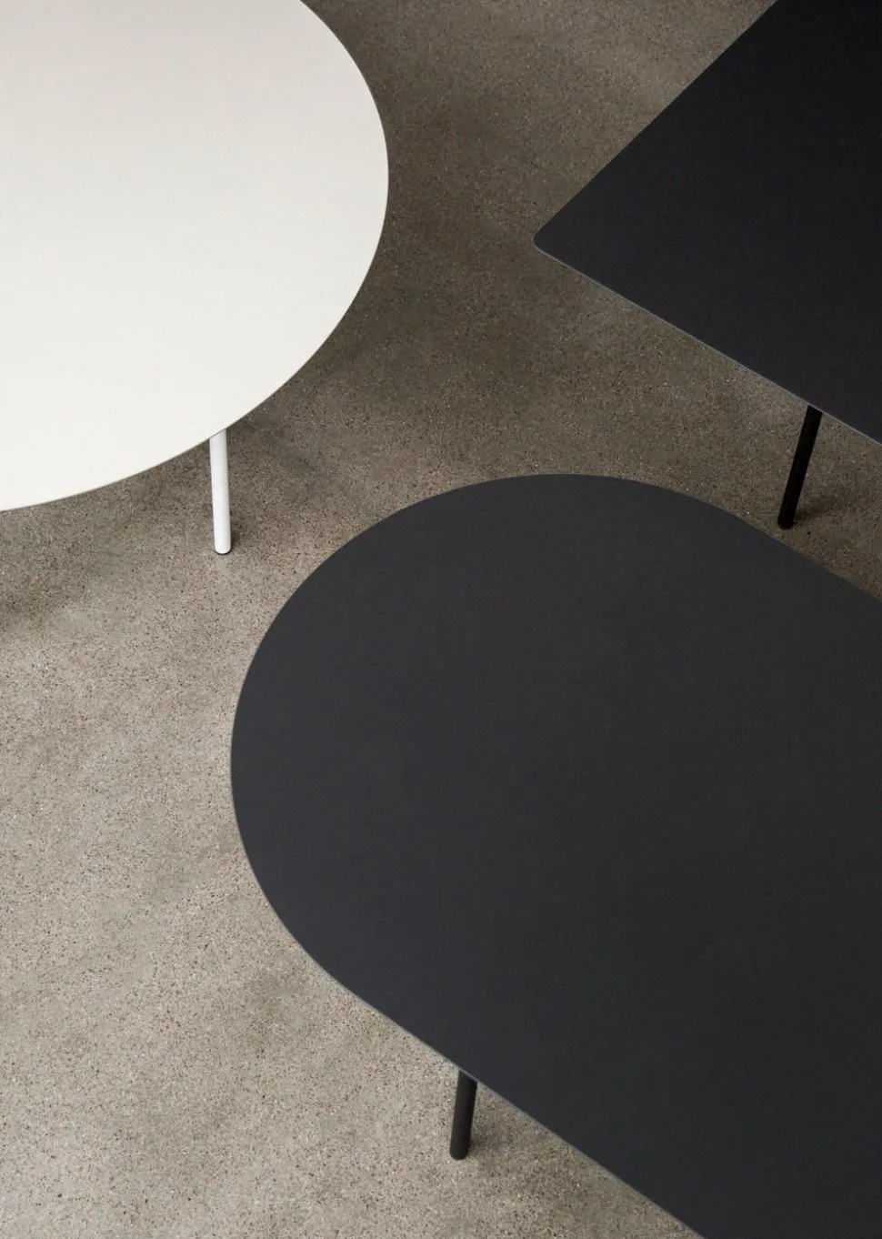 Snaregade Oval Dining Table