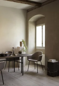 Snaregade Oval Dining Table