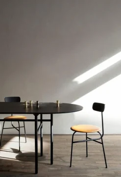 Snaregade Oval Dining Table