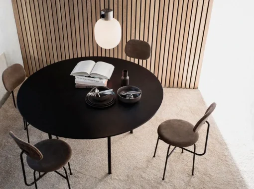 Snaregade Round Dining Table
