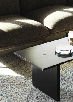 Solid table