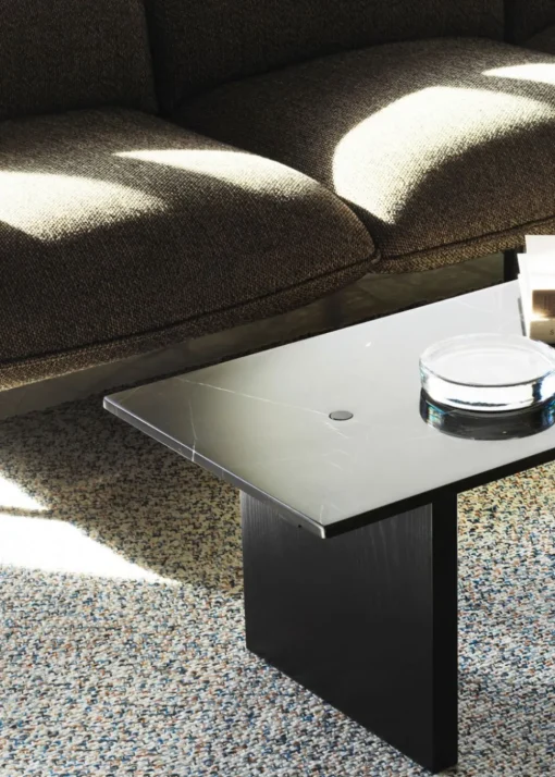 Solid table
