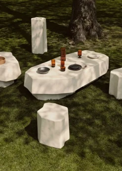 Staffa Pedestal