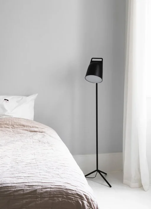 Stage floor lamp
