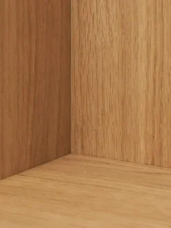 Stagger Shelf