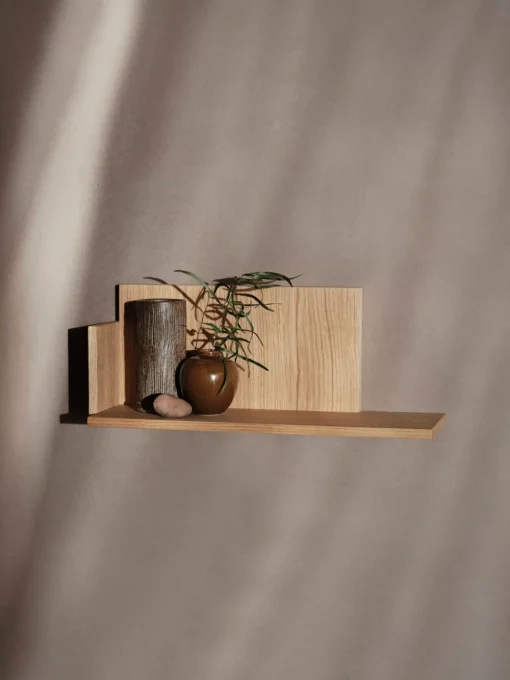Stagger Shelf