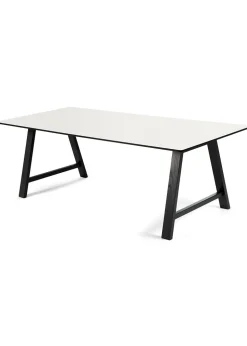 T1 - Fixed Tabletop Tables