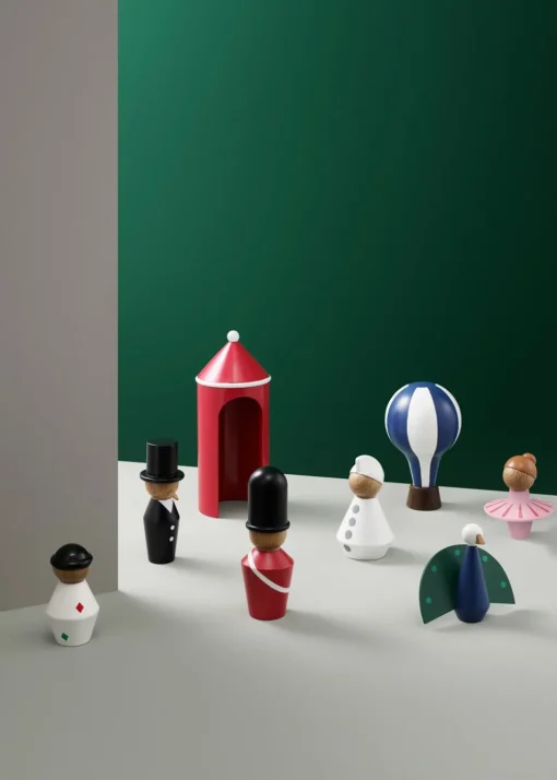 Tale Figurines