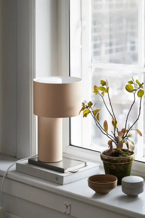 Tangent table lamp
