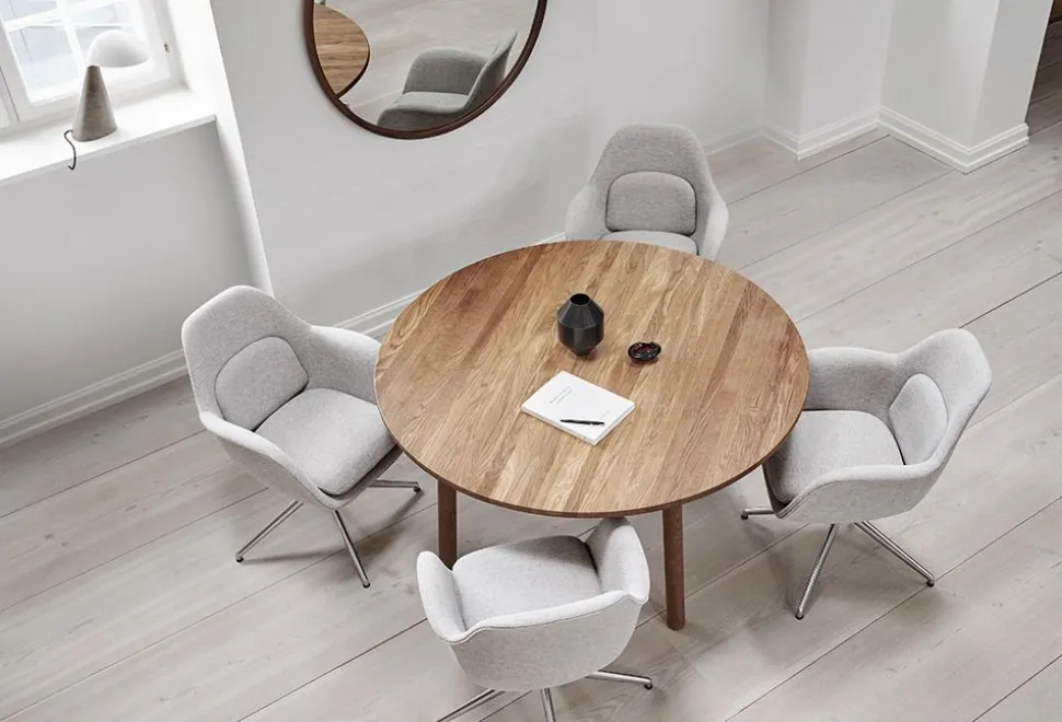 Taro Table 6121 by Jasper Morrison