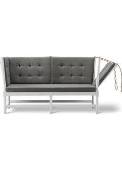 The Spoke-Back Sofa 1789 by Børge Mogensen