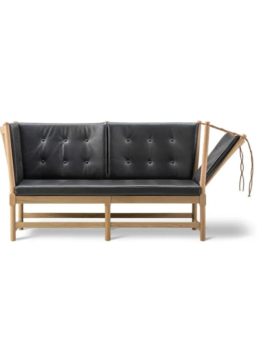 The Spoke-Back Sofa 1789 by Børge Mogensen