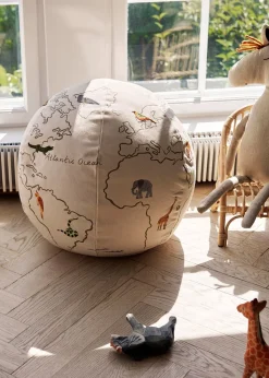 The World Pouf