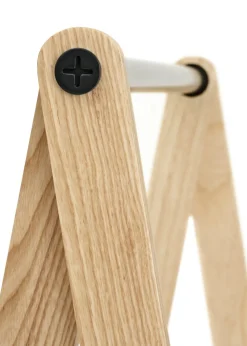 Toj Clothes Rack