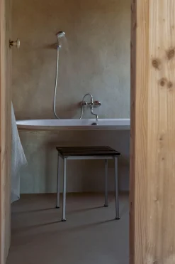 Traverse Stool