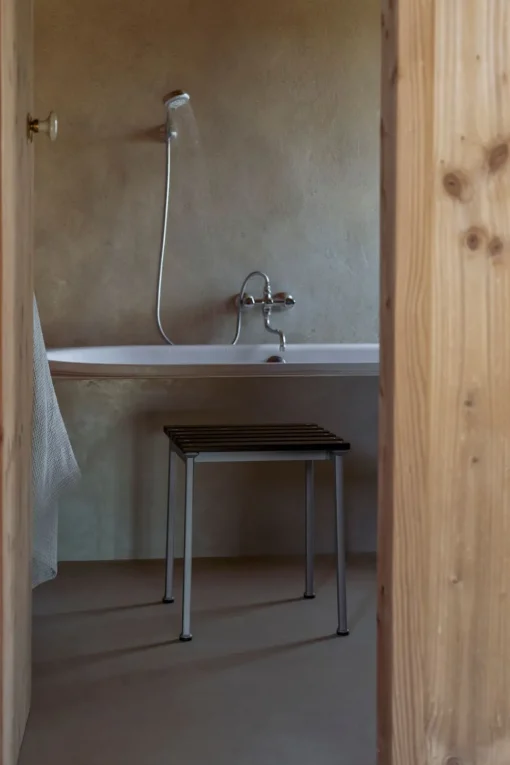 Traverse Stool