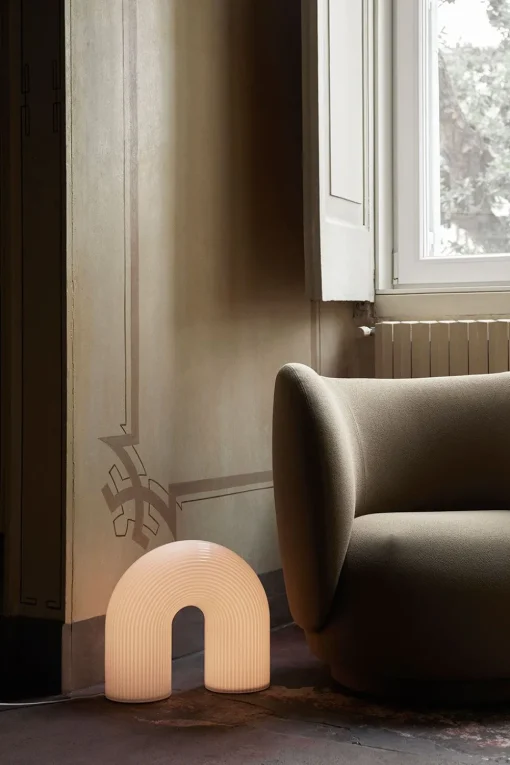 Vuelta Floor Lamp