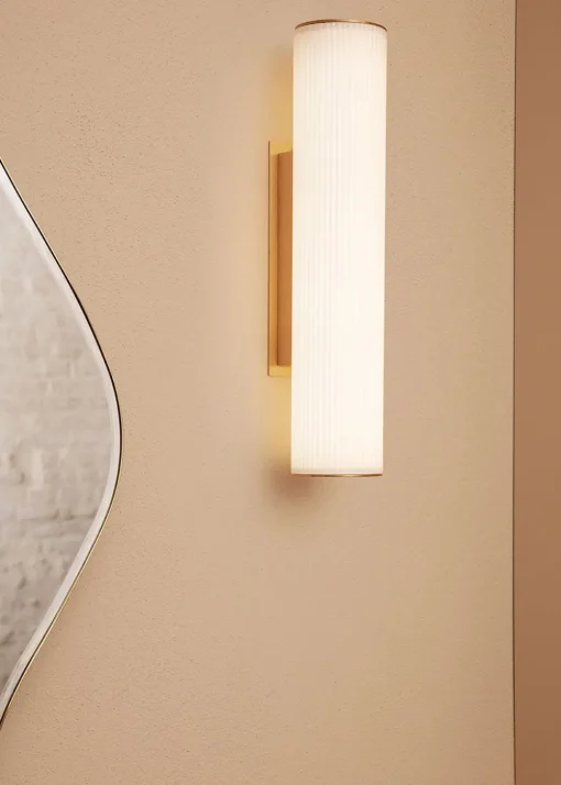 Vuelta Wall Lamp